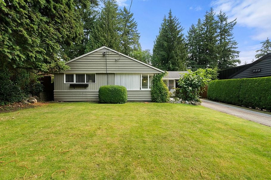3046 Princess Avenue North Vancouver, BC - 2