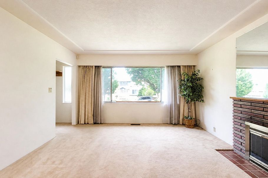 2748 E 6th Avenue Vancouver, BC - 4