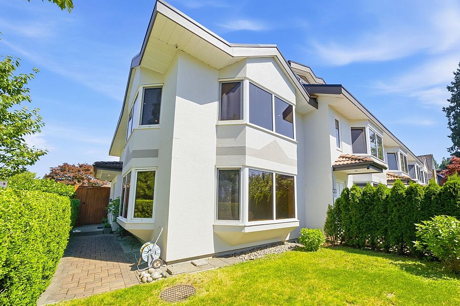 305 E 17th Street North Vancouver, BC - 4