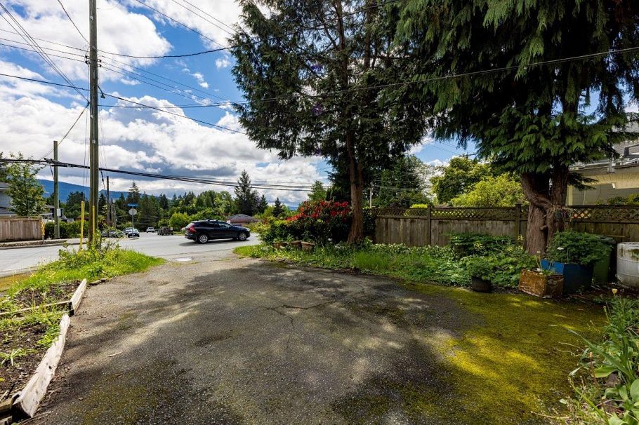 3297 Fromme Road North Vancouver, BC - 12
