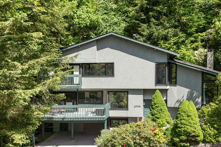 2086 Rivergrove Place North Vancouver, BC - 1