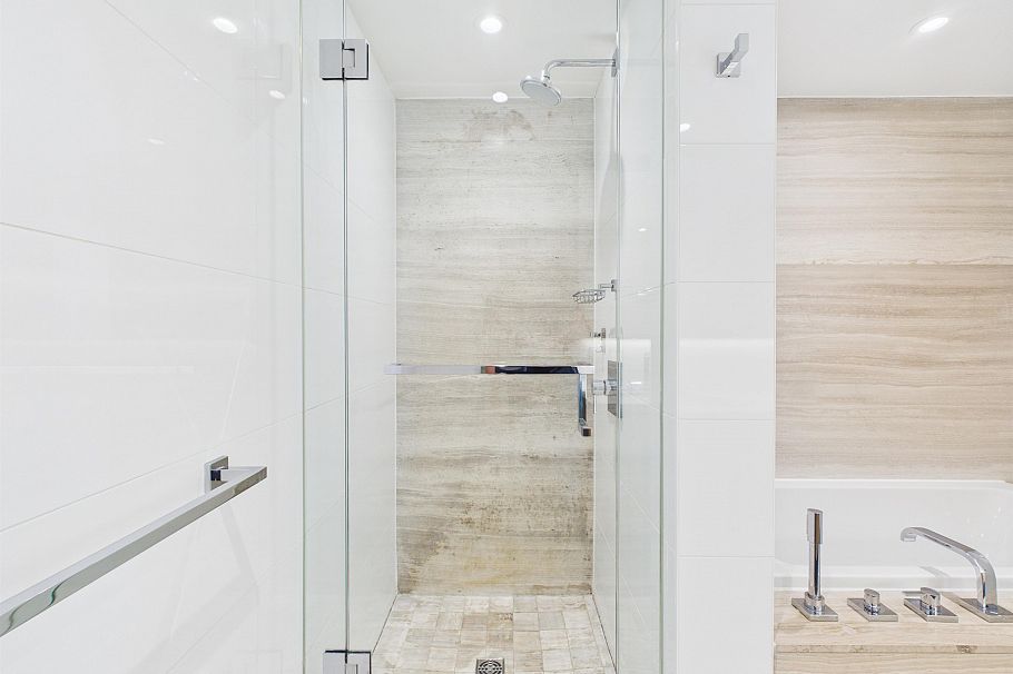 1573 W 57 Avenue Vancouver, BC - 24