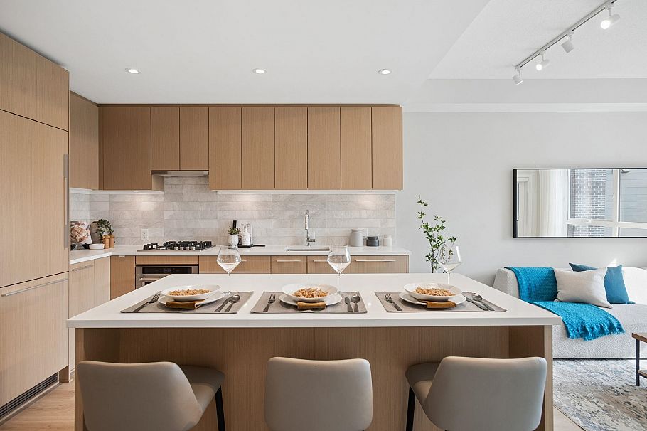 515 110 E 17th Street North Vancouver, BC - 6