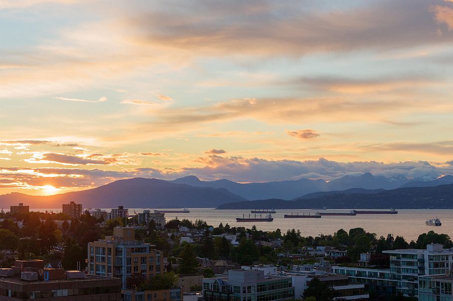 1201 1633 W 10th Avenue Vancouver, BC - 1