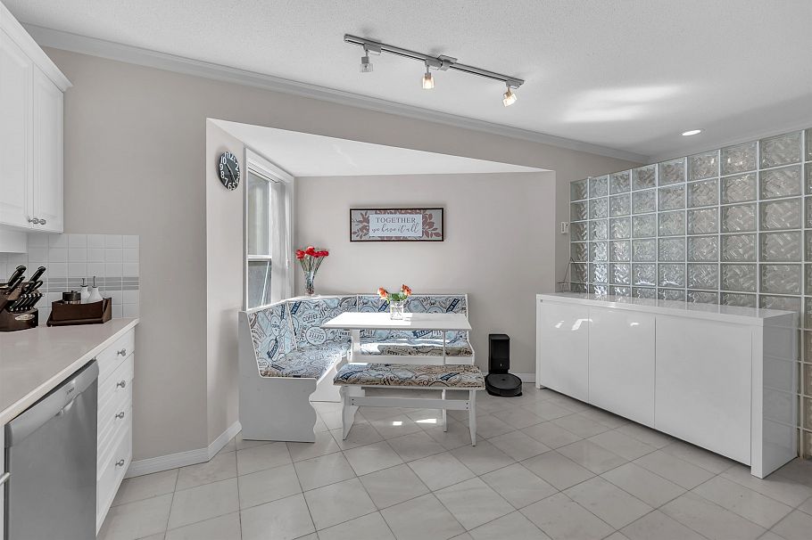 207 1500 Ostler Court North Vancouver, BC - 8