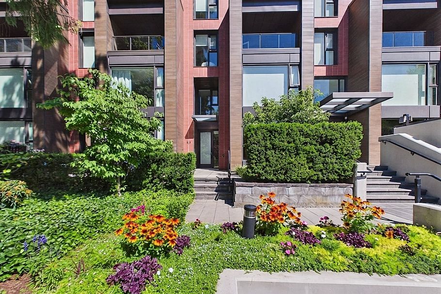 1573 W 57 Avenue Vancouver, BC - 1