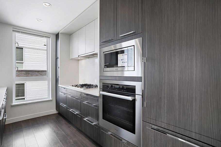 608 6677 Cambie Street Vancouver, BC - 10
