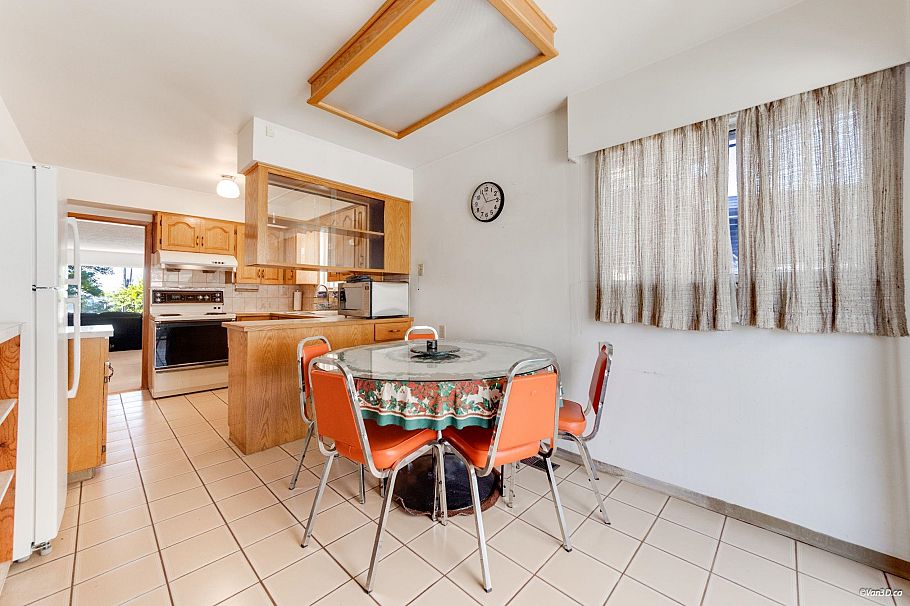 25 E 47th Avenue Vancouver, BC - 19