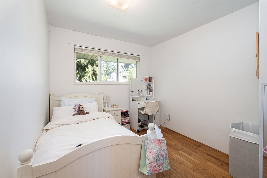361 W 19th Street North Vancouver, BC - 14