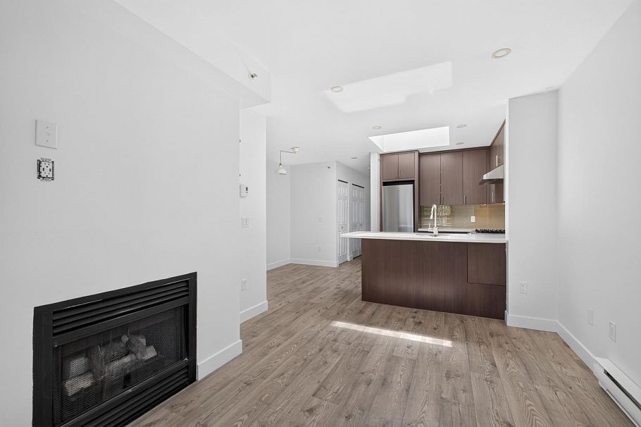 401 688 E 16th Avenue Vancouver, BC - 21