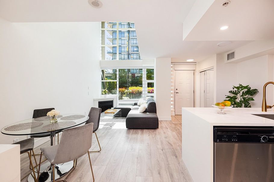 TH8 168 E Esplanade Avenue North Vancouver, BC - 10