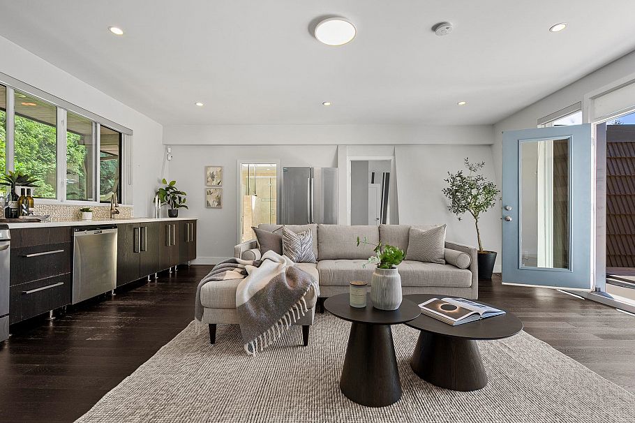 4066 Norwood Avenue North Vancouver, BC - 25