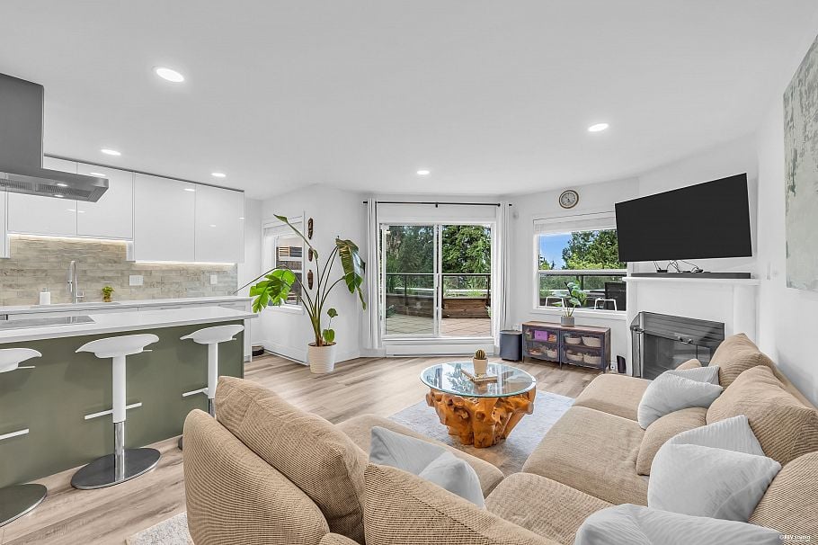 604 1500 Ostler Court North Vancouver, BC - 5