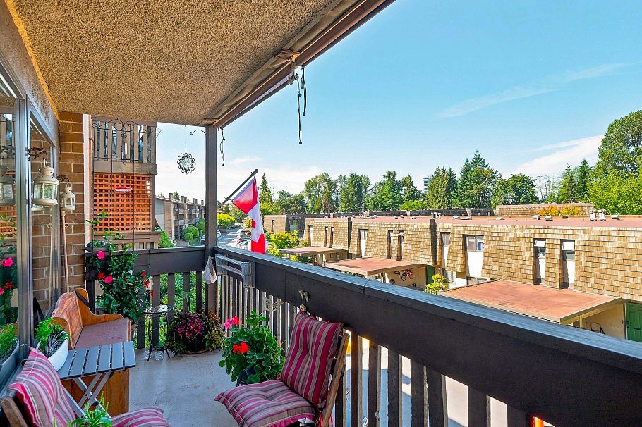 1059 Old Lillooet Road North Vancouver, BC - 12