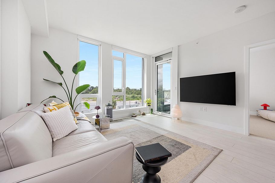 560 8575 Rivergrass Drive Vancouver, BC - 1