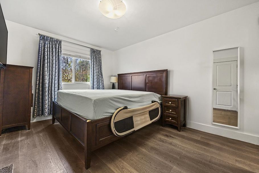 778 E 52nd Avenue Vancouver, BC - 9