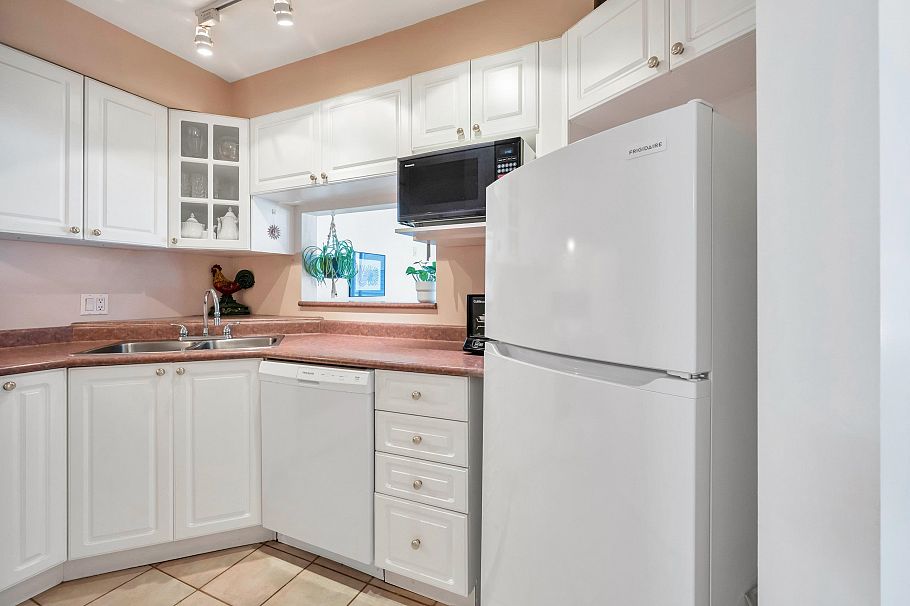 206 245 St. Davids Avenue North Vancouver, BC - 13