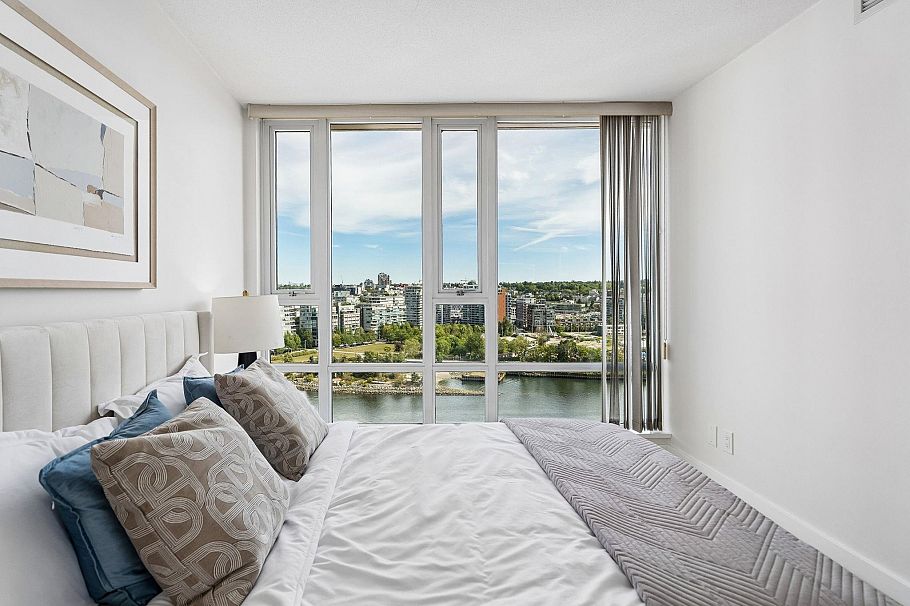 2106 918 Cooperage Way Vancouver, BC - 18