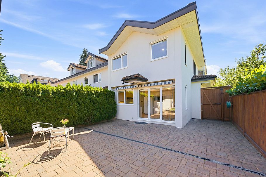 305 E 17th Street North Vancouver, BC - 36