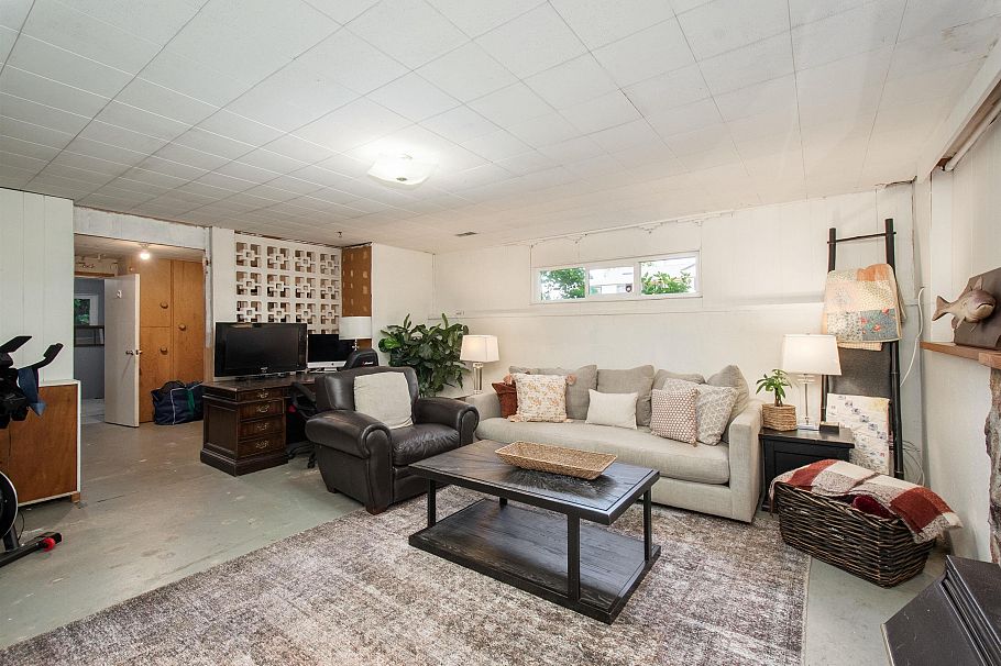 361 W 19th Street North Vancouver, BC - 15