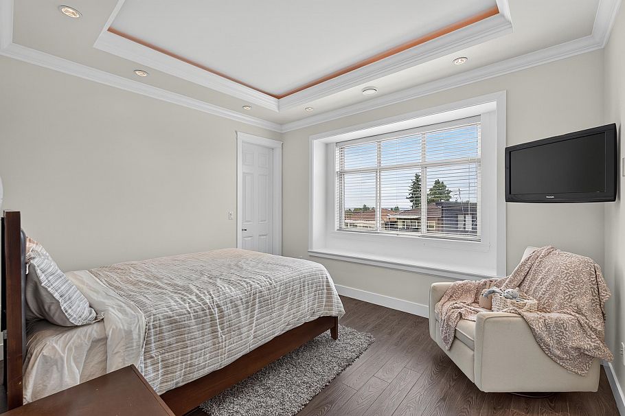 1010 E 55th Avenue Vancouver, BC - 20