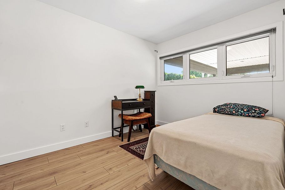 1216 Pinewood Crescent North Vancouver, BC - 21