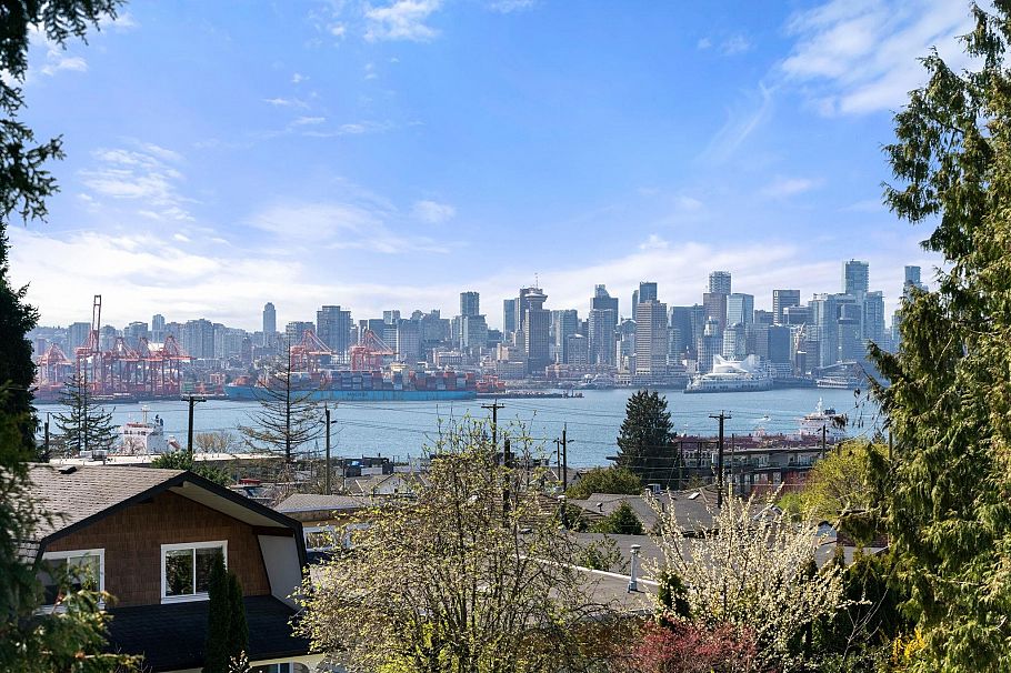 628 E 5th Street North Vancouver, BC - 24