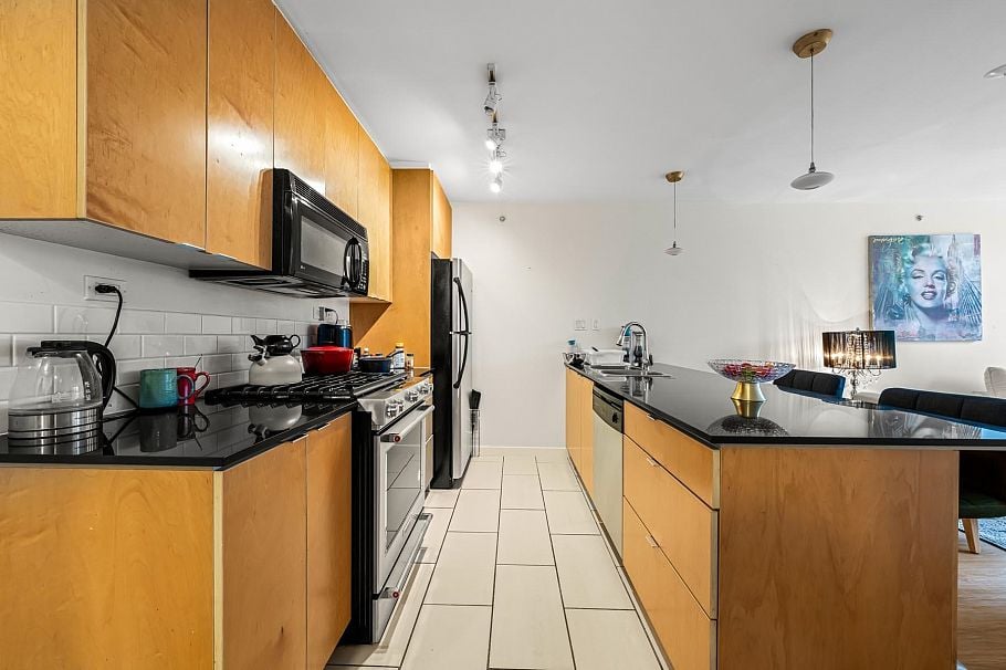 305 989 Beatty Street Vancouver, BC - 4