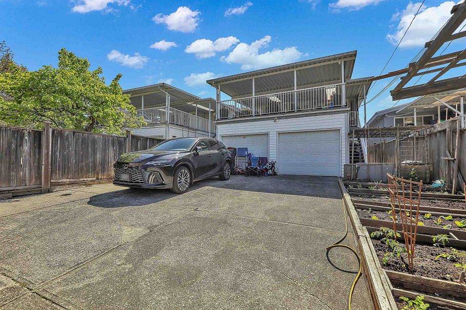 1457 E 18th Avenue Vancouver, BC - 35
