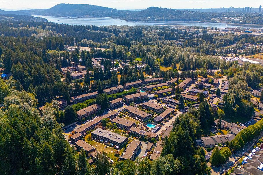 1059 Old Lillooet Road North Vancouver, BC - 36