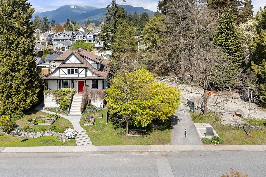 628 E 5th Street North Vancouver, BC - 1