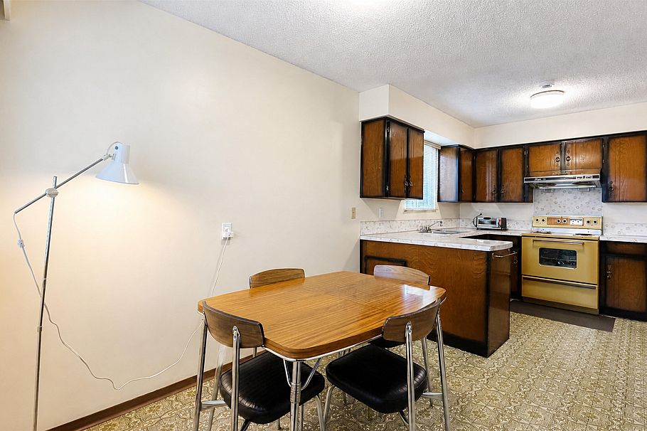 2184 E 35th Avenue Vancouver, BC - 10