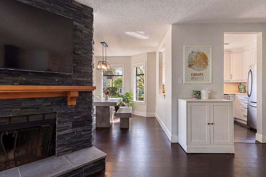 2427 W 6th Avenue Vancouver, BC - 4