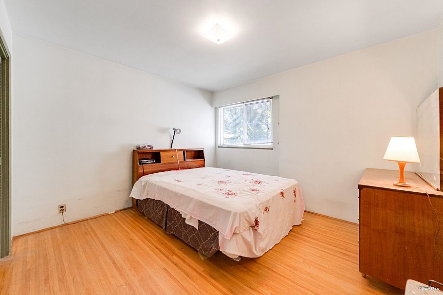 25 E 47th Avenue Vancouver, BC - 12