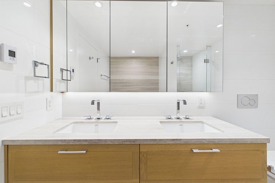 1573 W 57 Avenue Vancouver, BC - 26