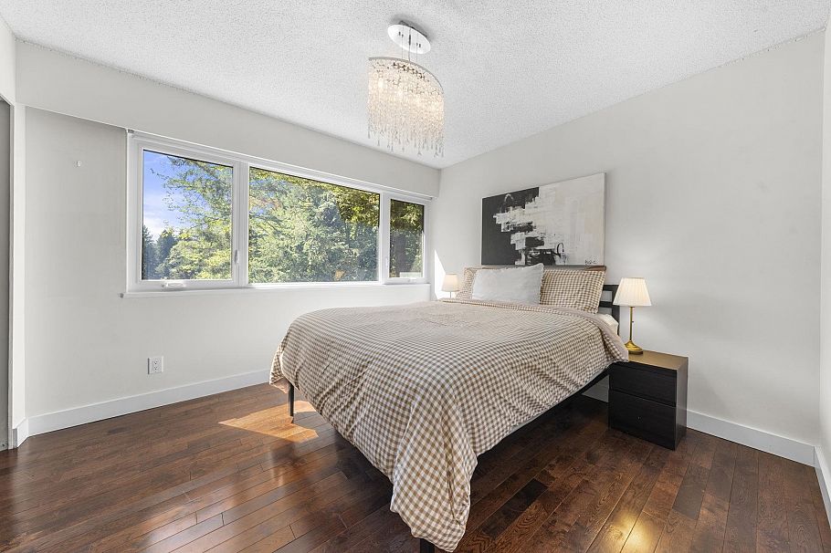2086 Rivergrove Place North Vancouver, BC - 30