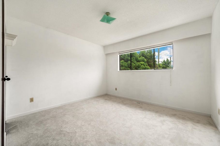2539 E 34th Avenue Vancouver, BC - 12