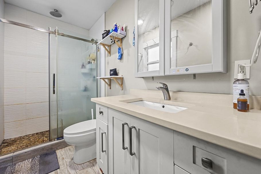 778 E 52nd Avenue Vancouver, BC - 13