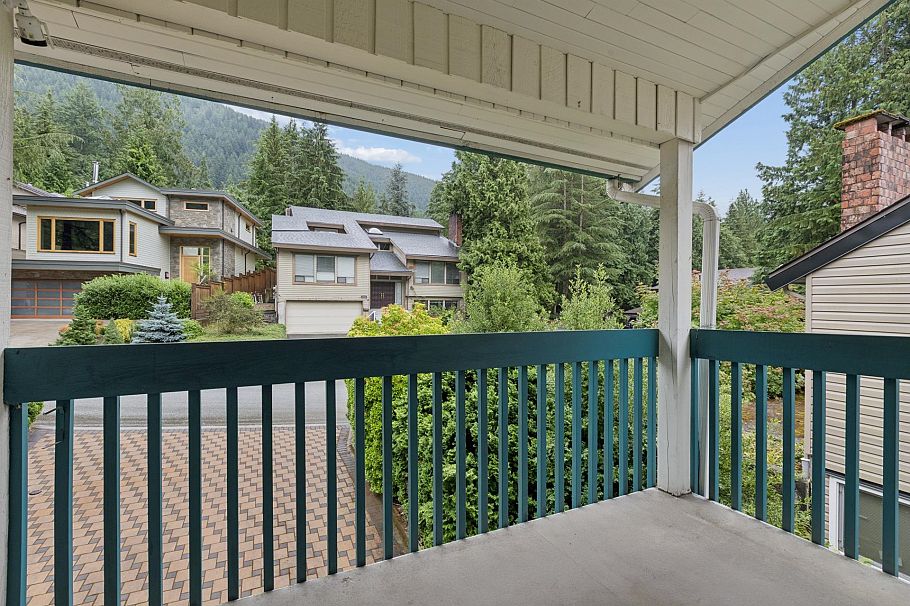 5609 White Pine Lane North Vancouver, BC - 9