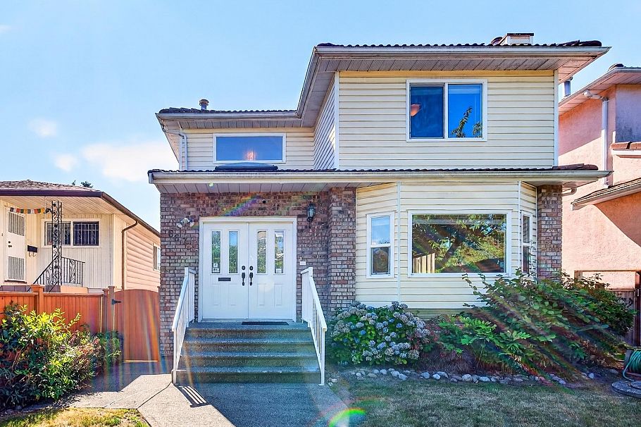 6673 Gladstone Street Vancouver, BC - 1