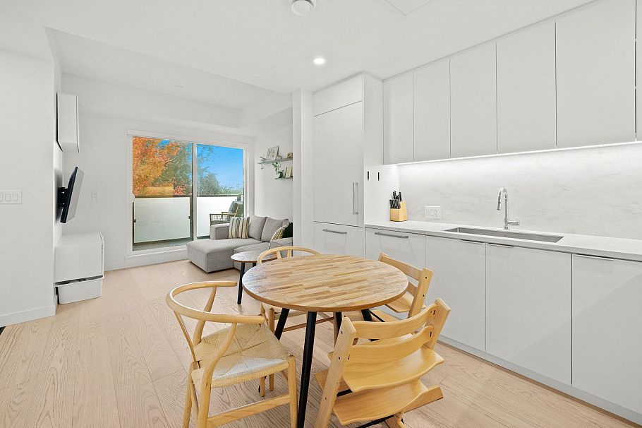 107 650 E 2nd Street North Vancouver, BC - 3