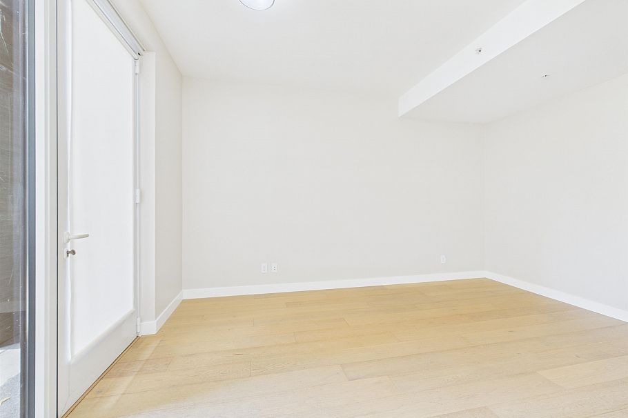 1573 W 57 Avenue Vancouver, BC - 5