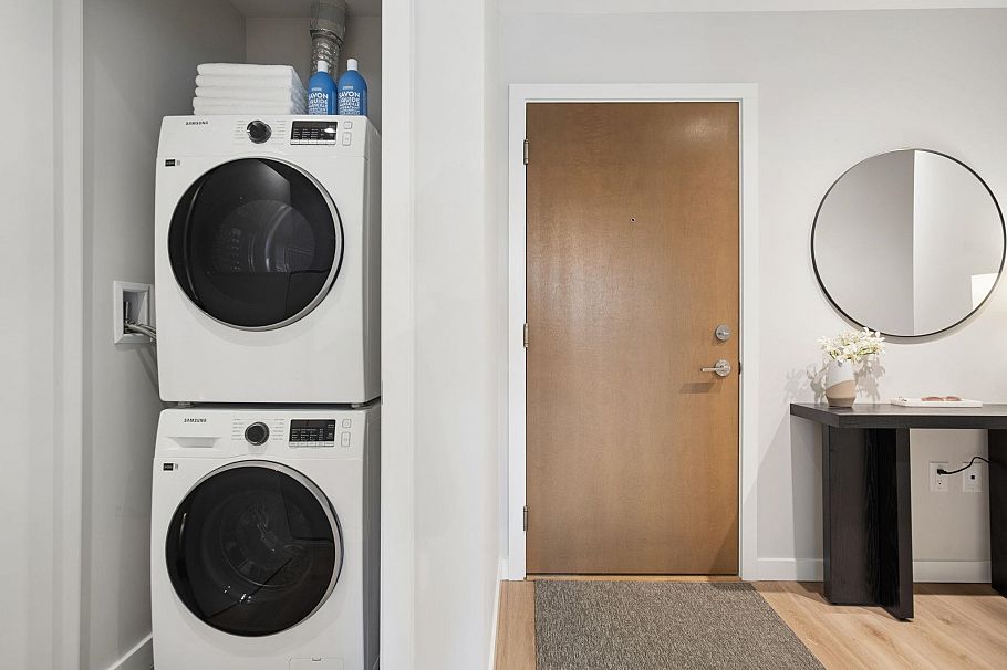 515 110 E 17th Street North Vancouver, BC - 10