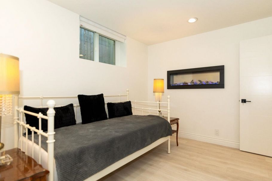 3595 Princess Avenue North Vancouver, BC - 22