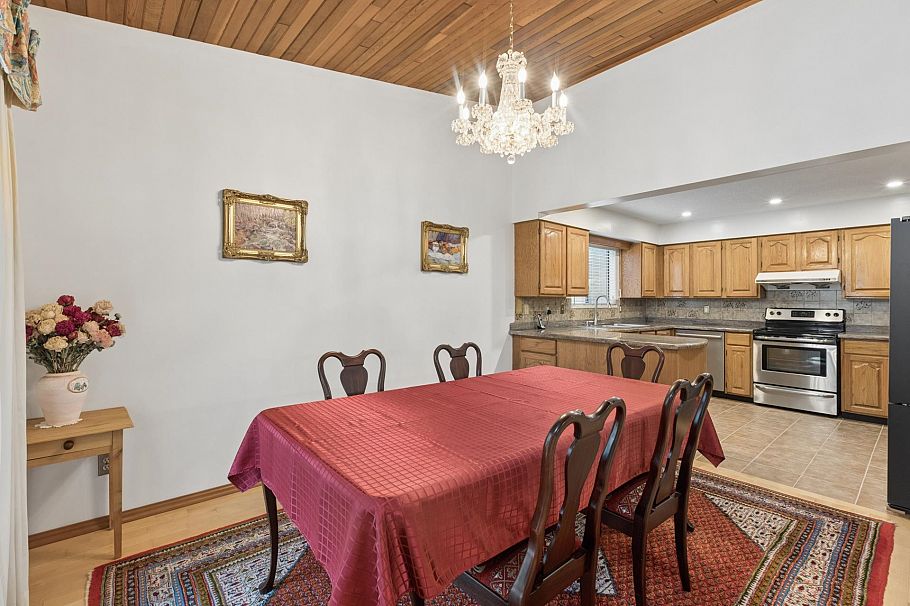 5609 White Pine Lane North Vancouver, BC - 14