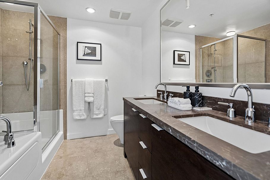 2106 918 Cooperage Way Vancouver, BC - 20