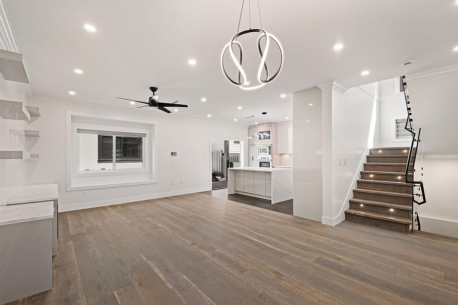 812 Montroyal Boulevard North Vancouver, BC - 3