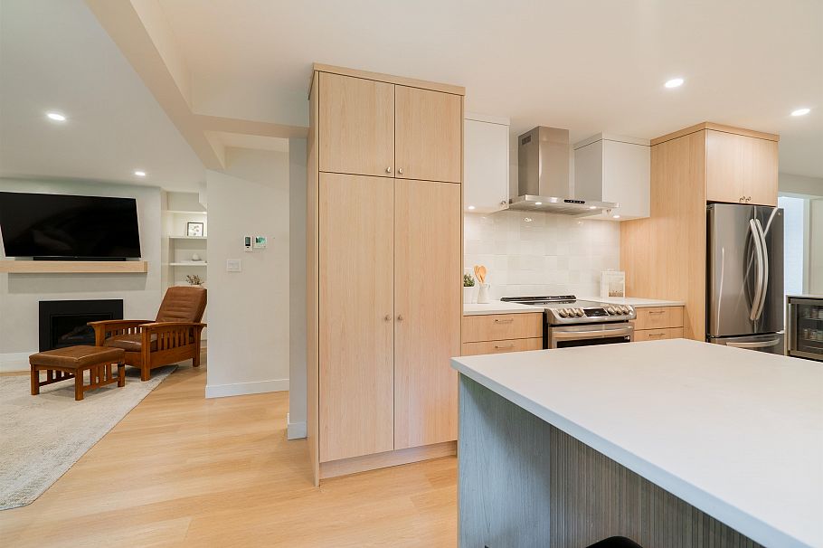 1139 Heritage Boulevard North Vancouver, BC - 10