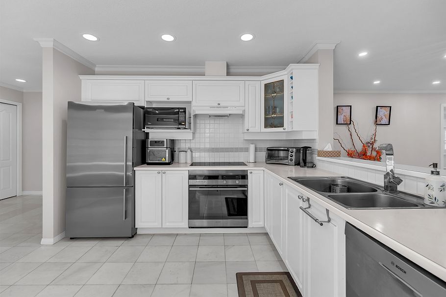 207 1500 Ostler Court North Vancouver, BC - 7