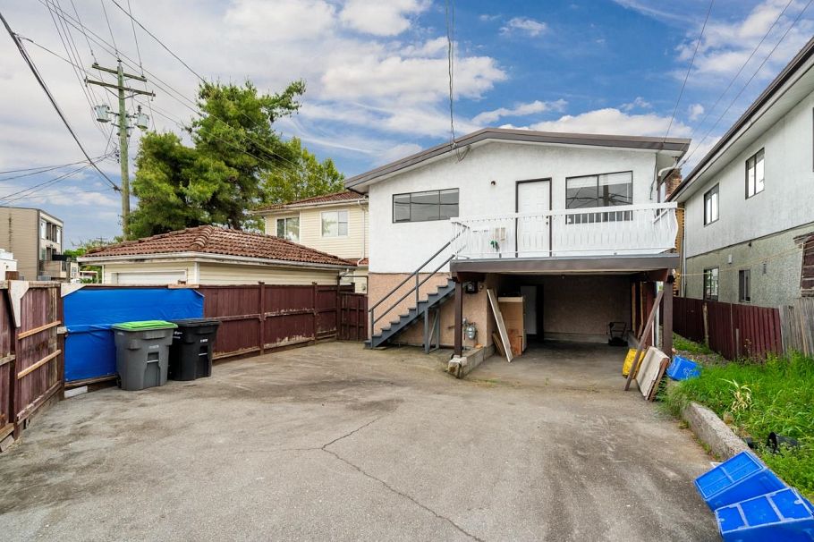 2539 E 34th Avenue Vancouver, BC - 29